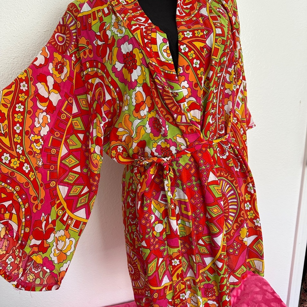 Josie Natori Kimono Robe. Size small - Picture 5 of 6
